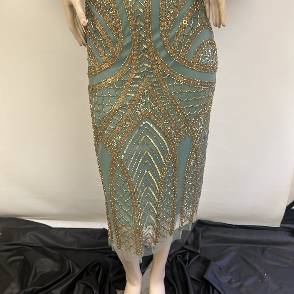 Aidan Mattox fully sequins and beaded sleeveless midi dress - Picture 6 of 10